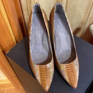Sexy Kenneth Cole leather Heels size 6 worn once